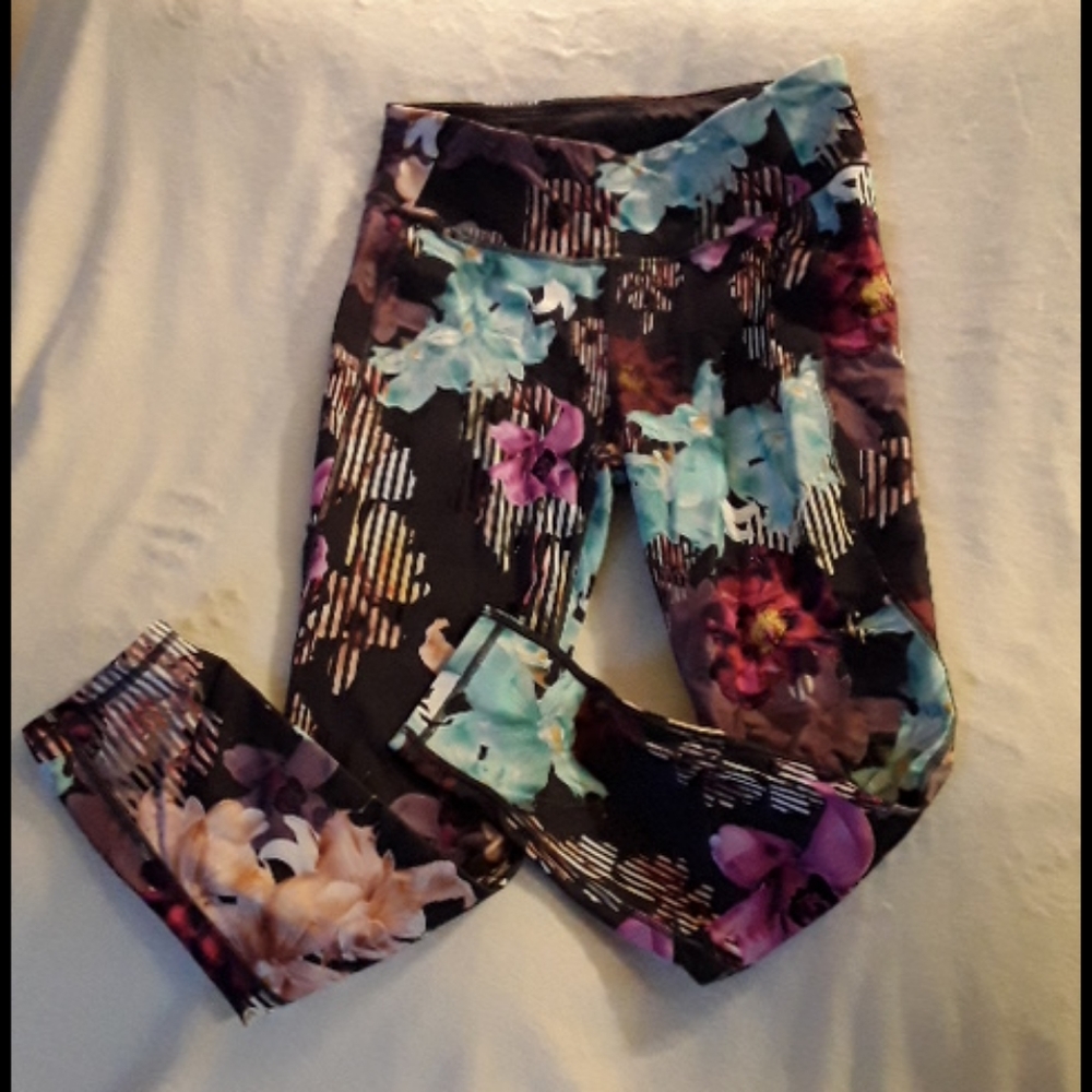 Calia by Carrie Underwood Botanical Garden Legging